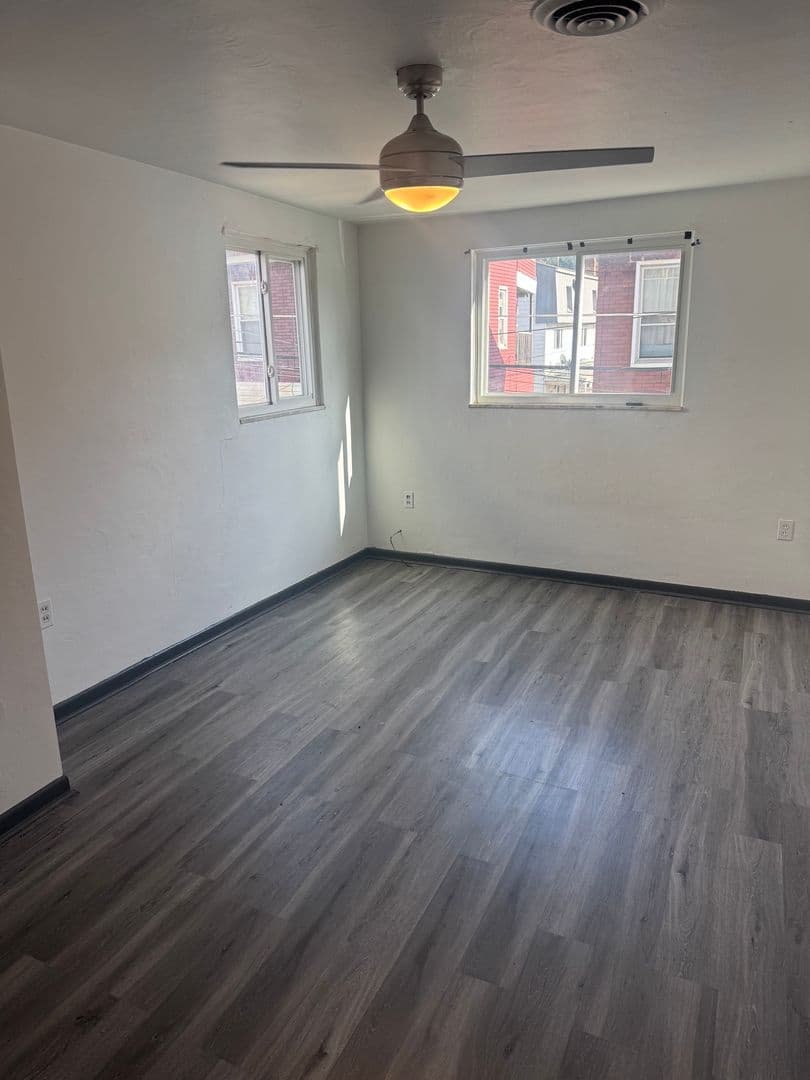 Pittsburgh Apartment: 910 Penn St.