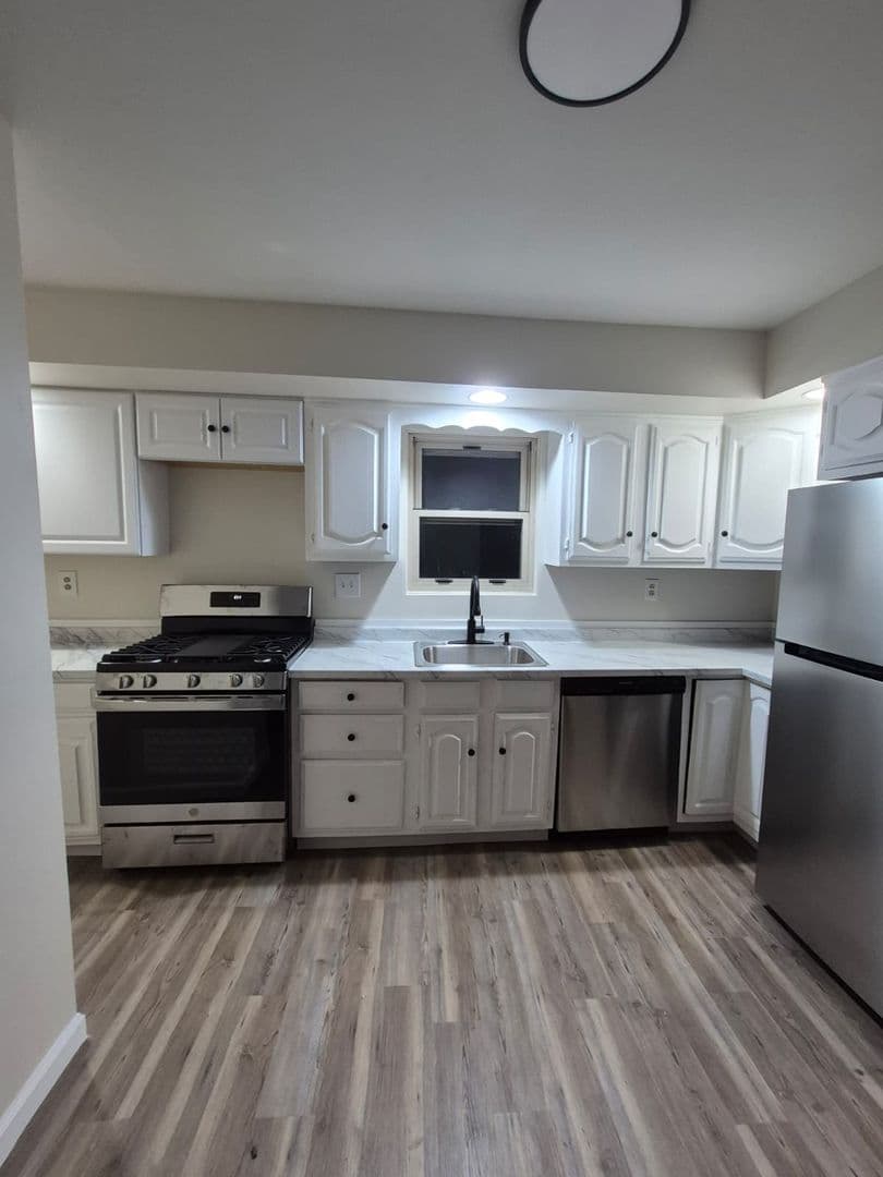 Pittsburgh House: 519 Kilbourne St