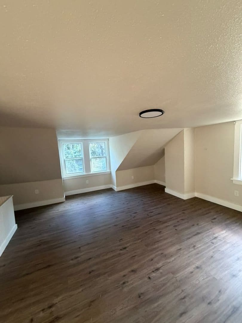 Pittsburgh House: 56 Woessner Ave