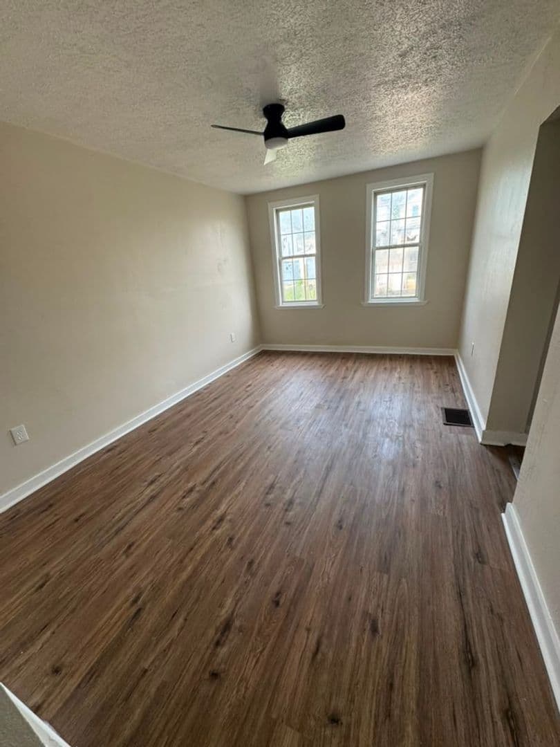 McKees Rocks House: 1124 Race St