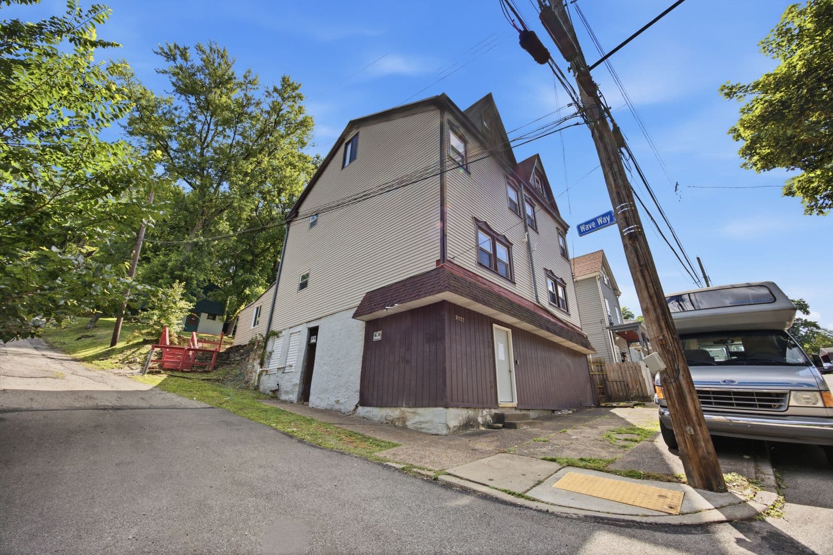 Pittsburgh Apartment: 2822 Salisbury Street