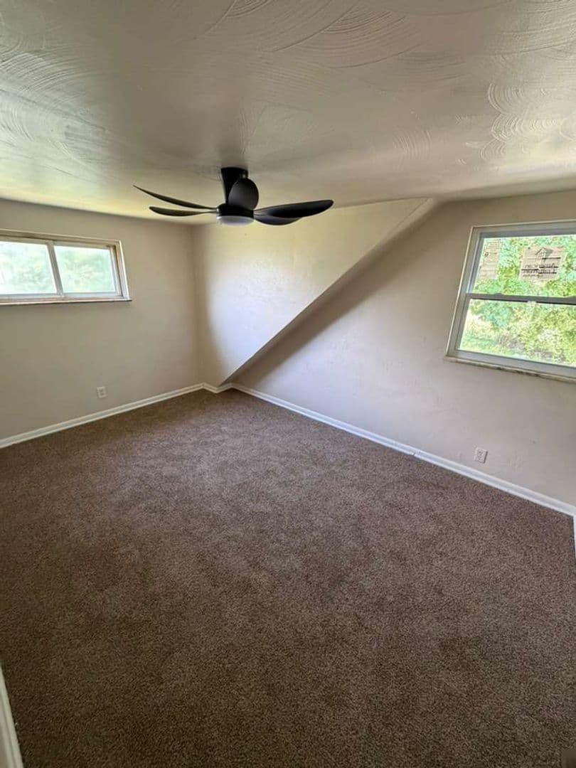 Pittsburgh House: 62 Highland View St