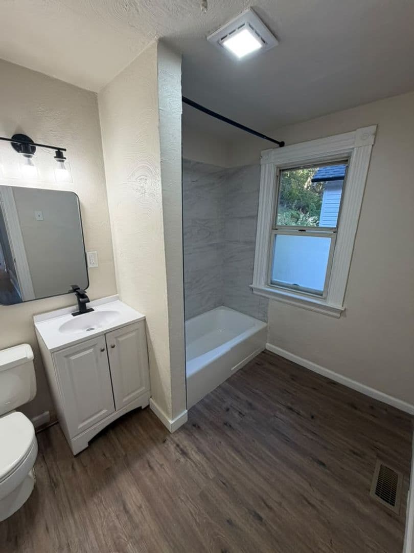 Turtle Creek House: 1607 Lynn Ave