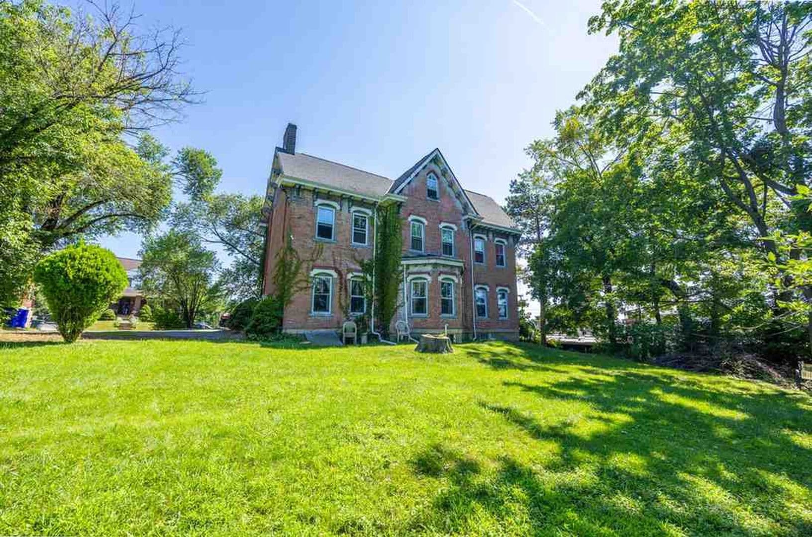 Pittsburgh Apartment: 991 Leon Road