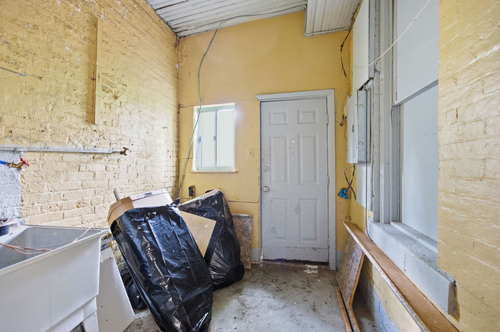 Pittsburgh House: 616 Lillian Street