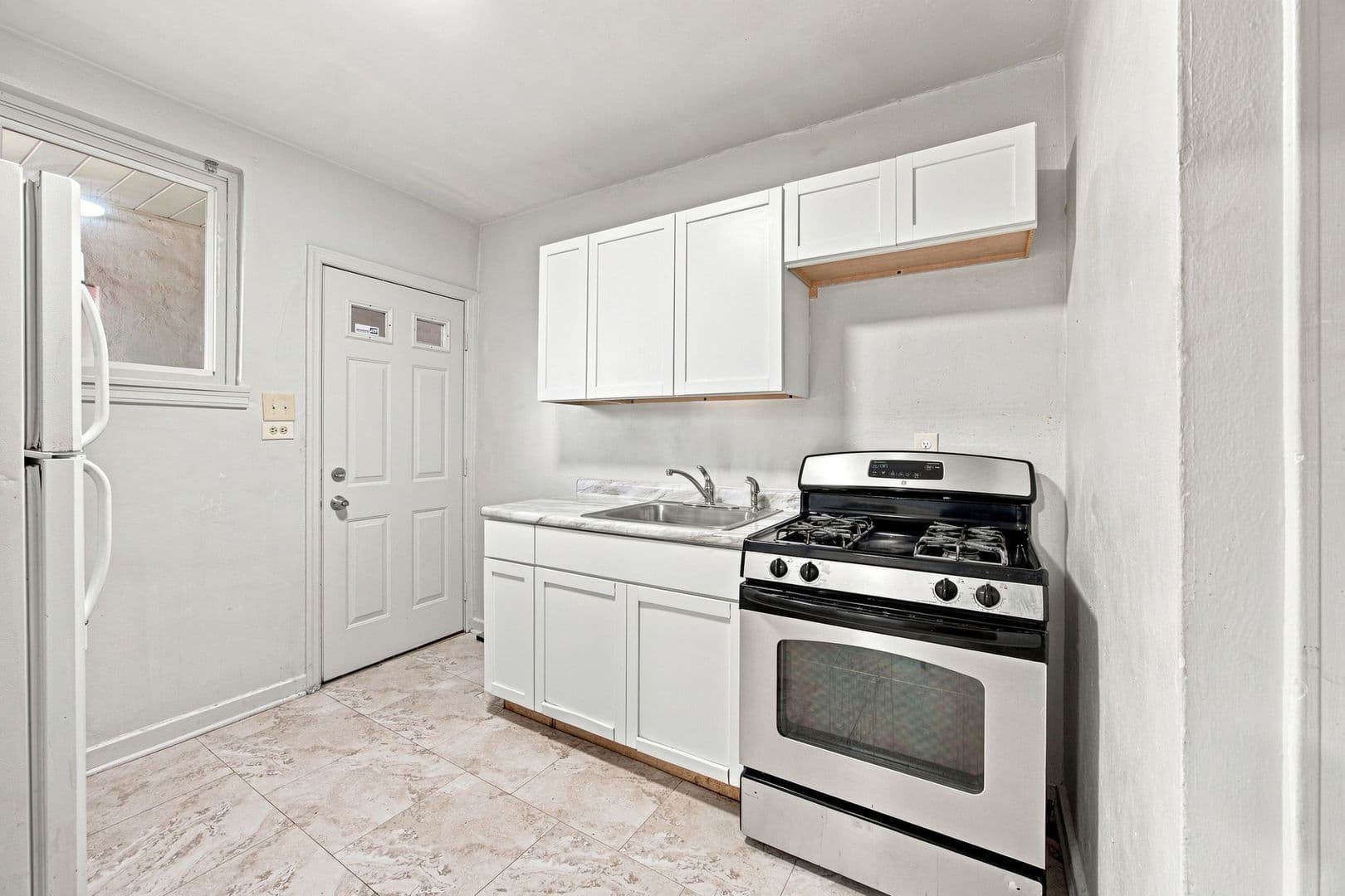 Mckeesport Apartment: 2937-2939 Freeland St