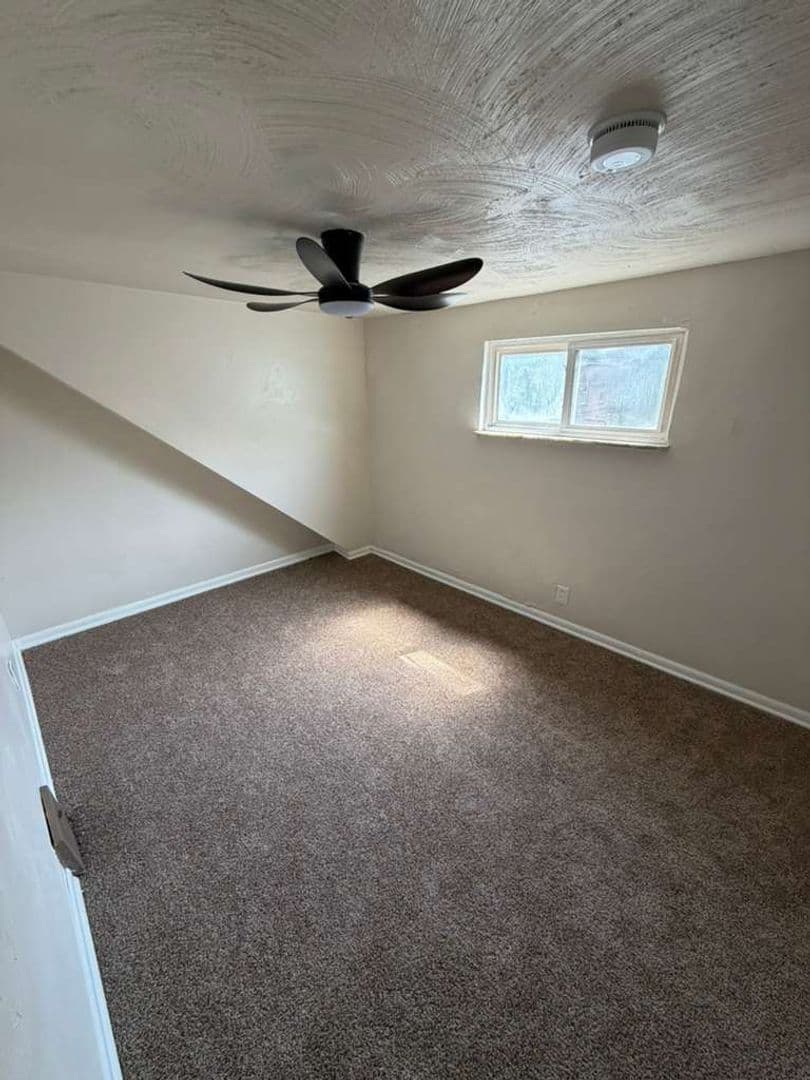 Pittsburgh House: 62 Highland View St