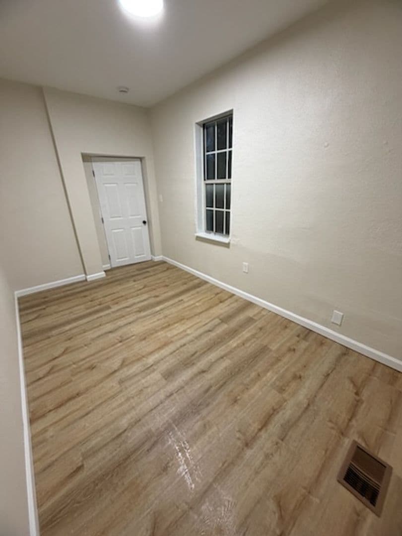 Pittsburgh Apartment: 76-78 Cortina Way