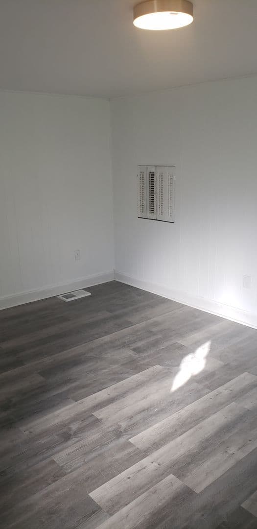 Braddock Apartment: 513 Stokes Avenue