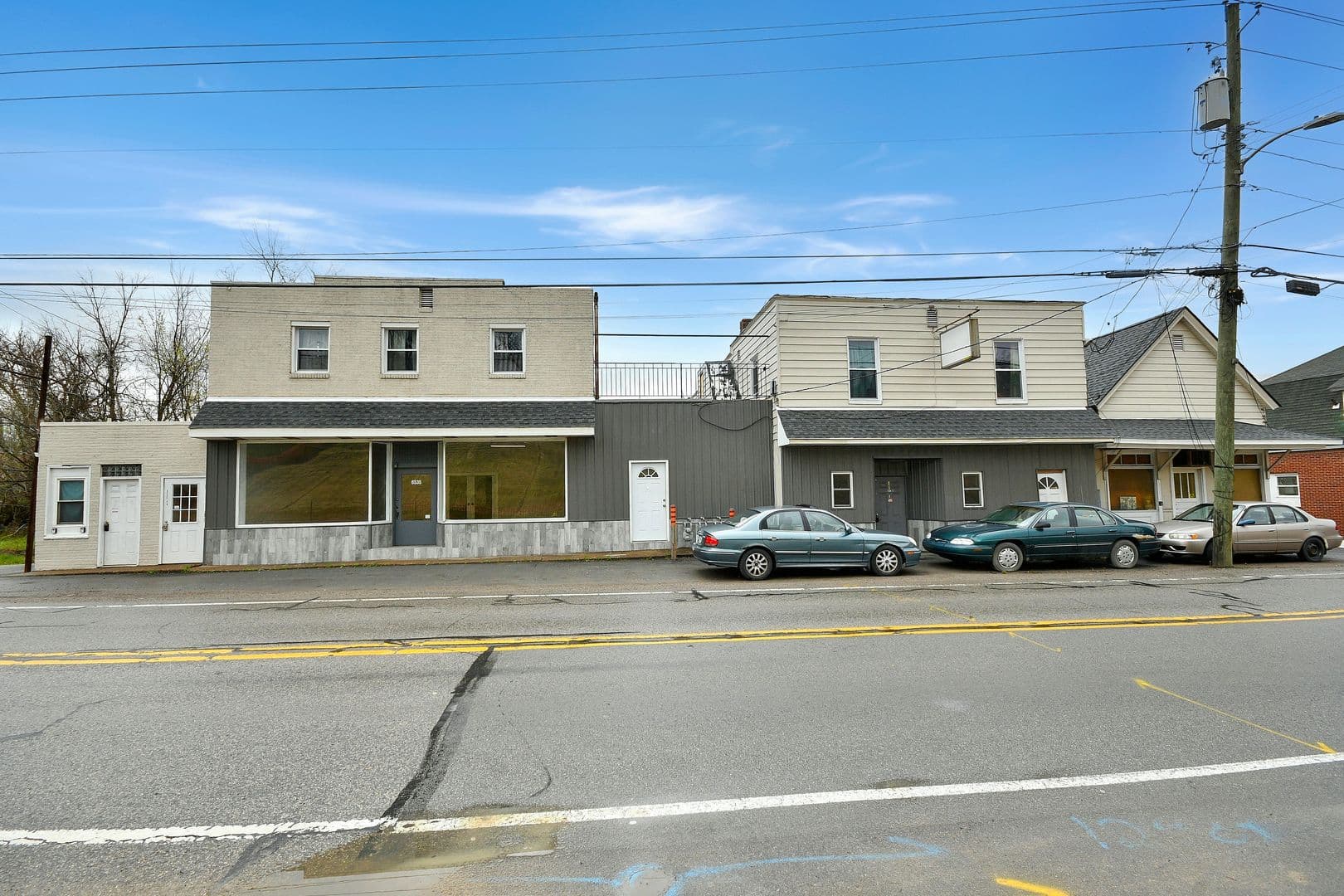 South Park Township Apartment: 6535-6537 Library Road