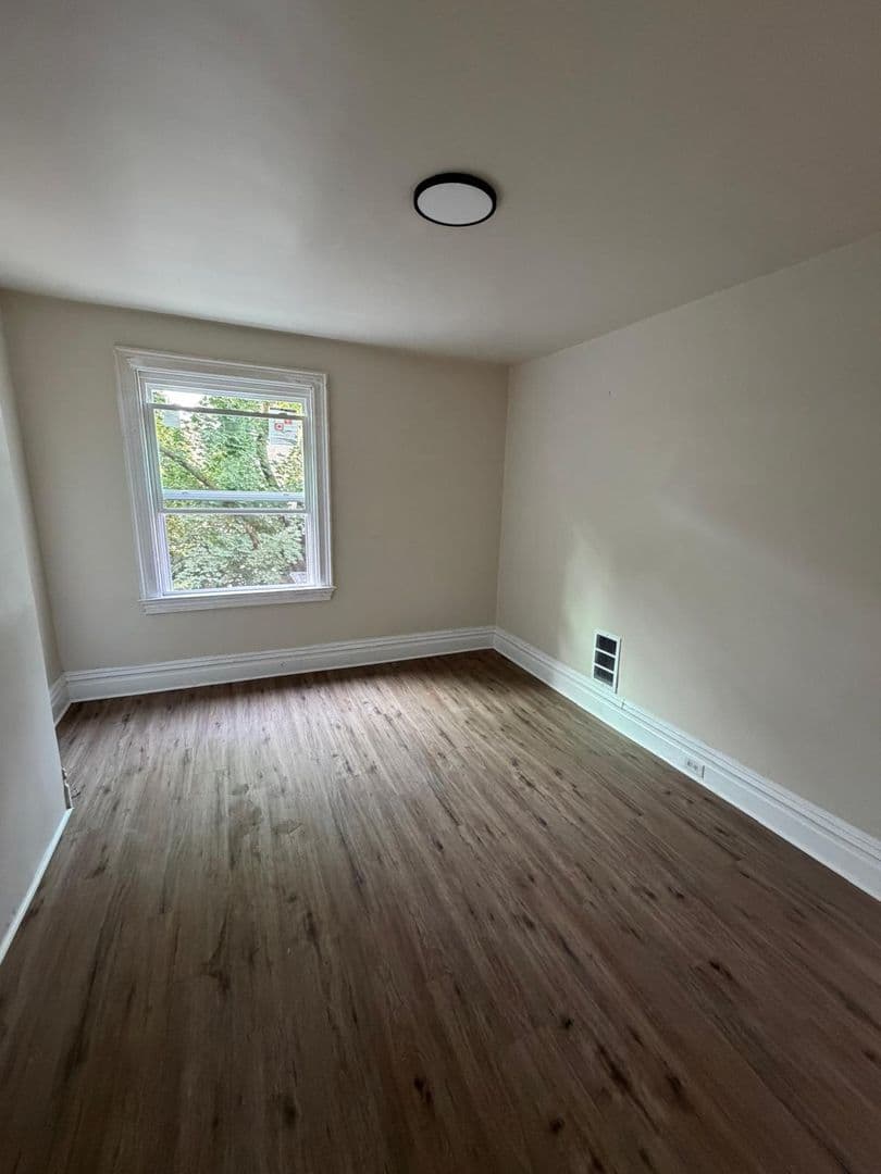 Pittsburgh House: 7122 Idlewild St