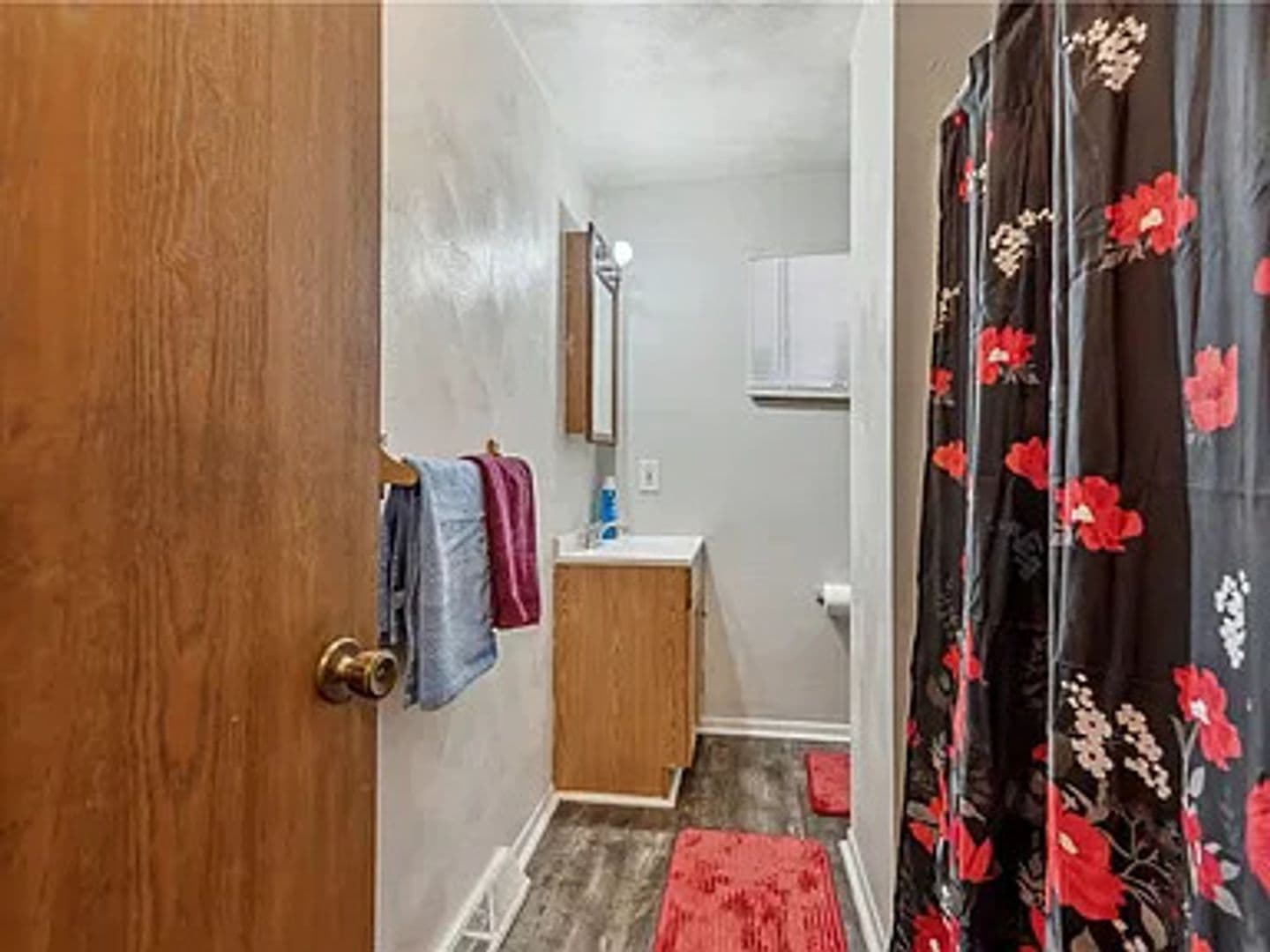 MC KEES ROCKS Apartment: 103 Ella St