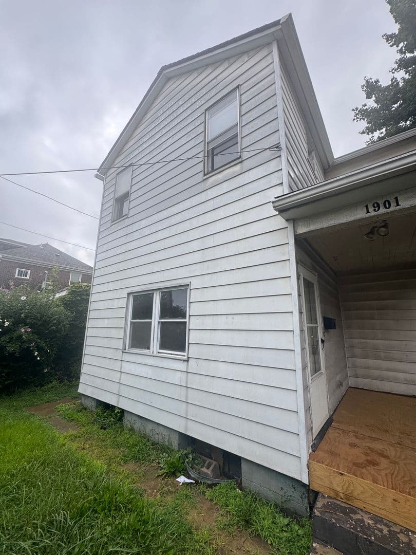 Pittsburgh House: 1901 Milligan Ave