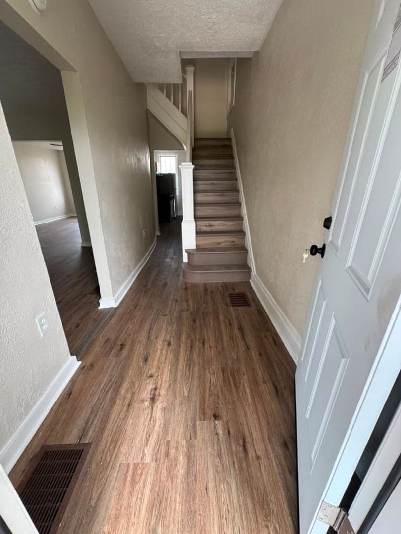 McKees Rocks House: 1124 Race St