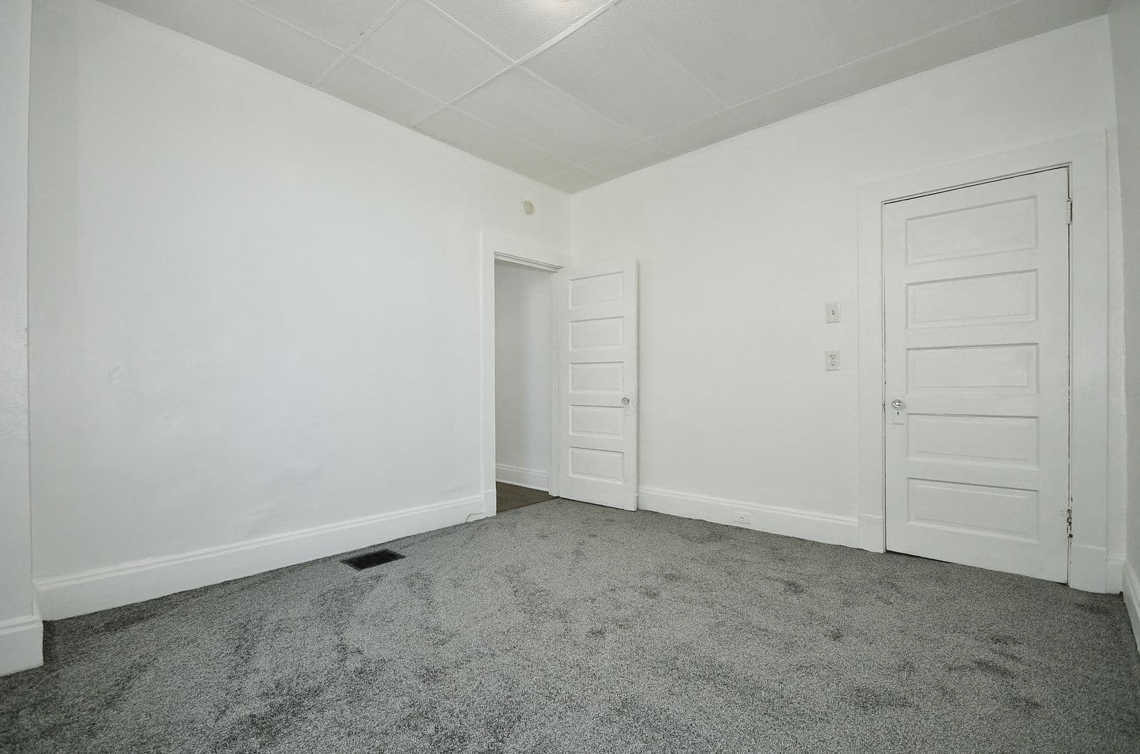 Pittsburgh Apartment: 805-807 Bayonne Ave