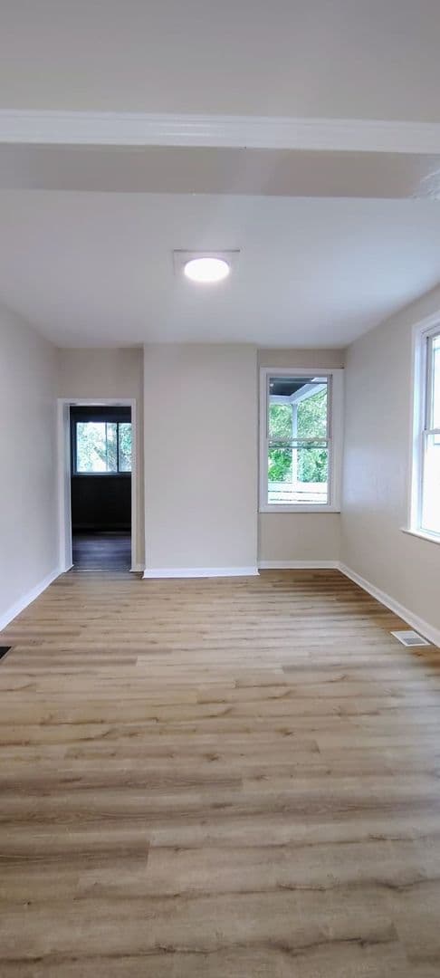 Pittsburgh House: 305 Moore Avenue