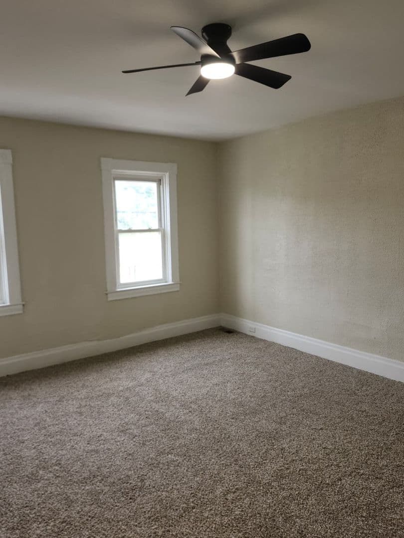 McKees Rocks House: 109 Harlem Ave