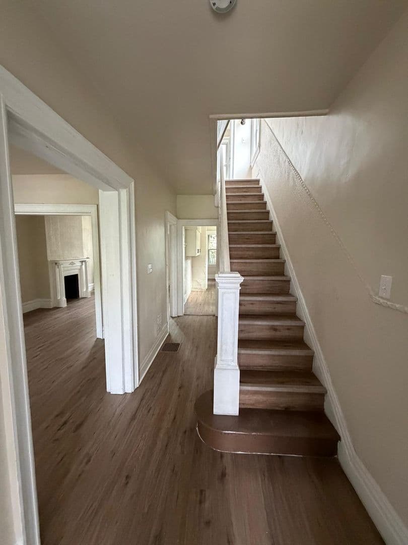 Pittsburgh House: 7122 Idlewild St