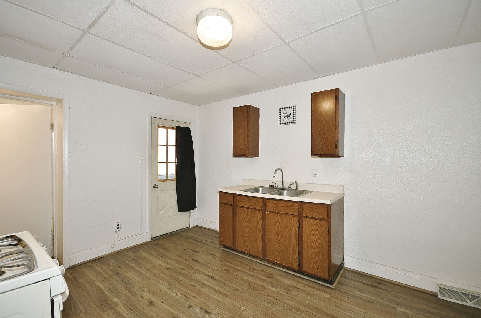 Rankin Apartment: 234-236 Pattison Street