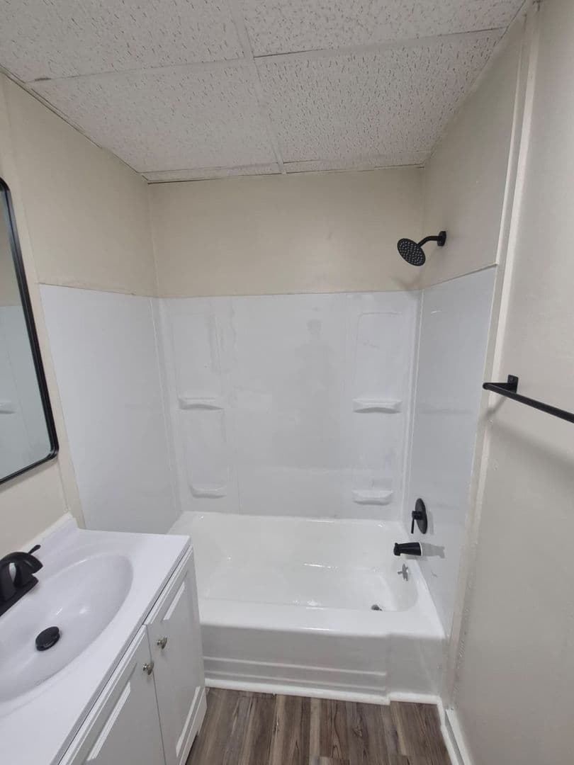 Pittsburgh Apartment: 1400 Hill Ave