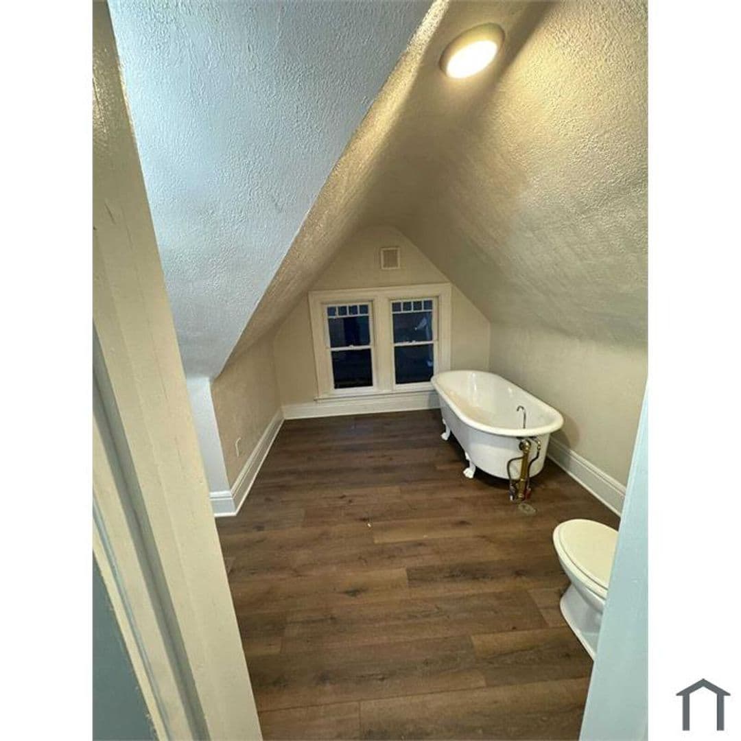 Pittsburgh House: 7936 Tacoma St