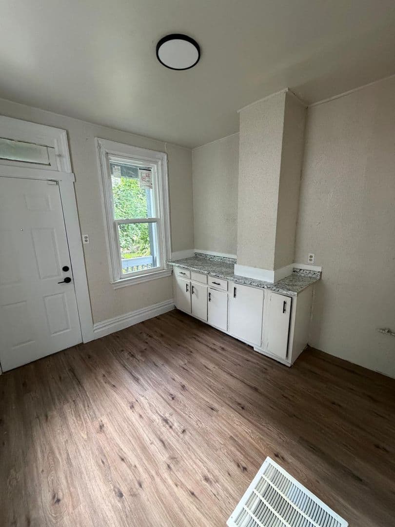 Pittsburgh House: 7122 Idlewild St