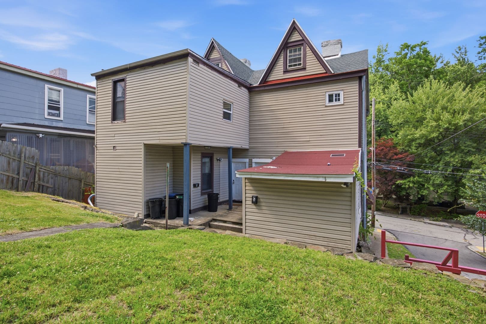 Pittsburgh Apartment: 2822 Salisbury Street