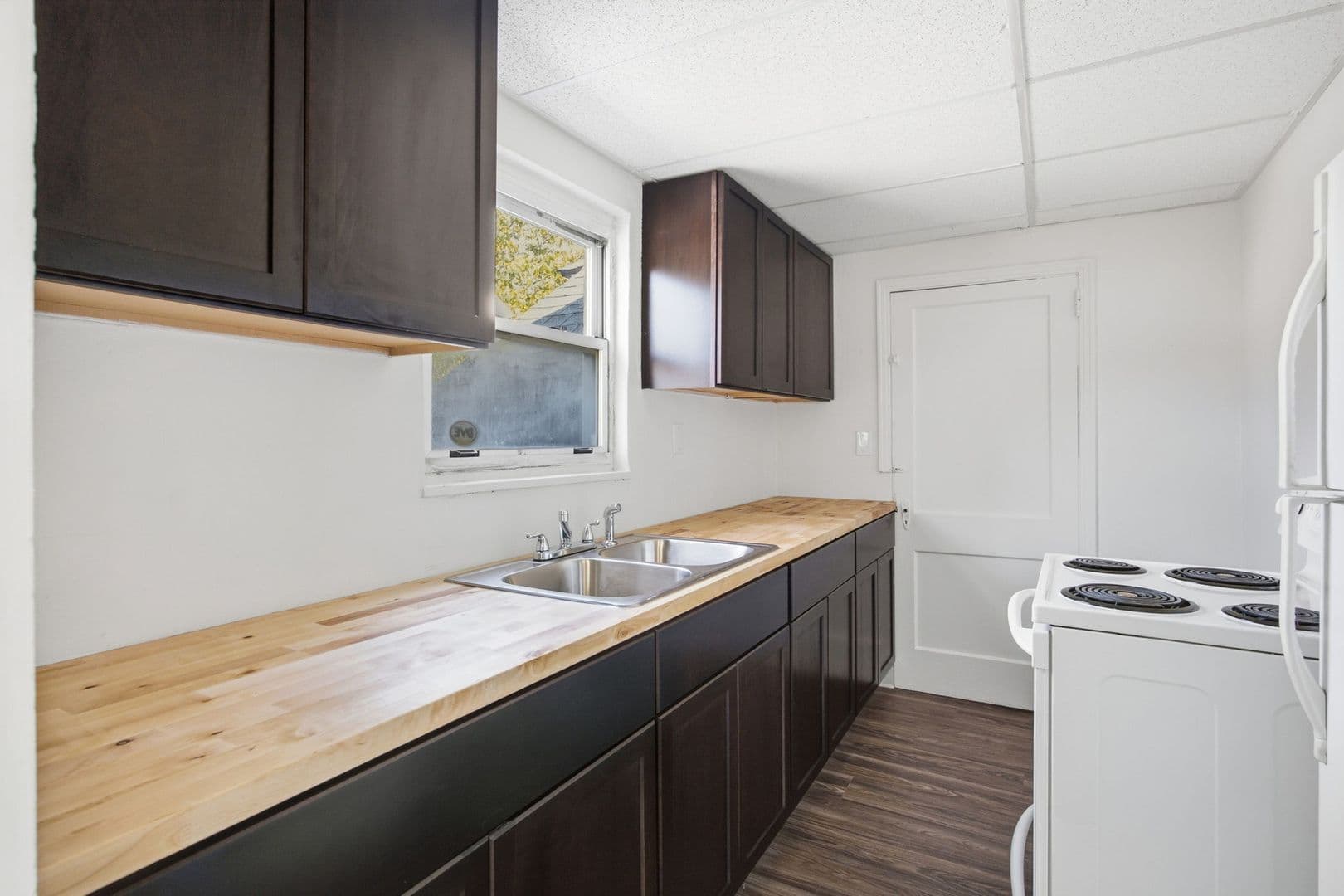 South Park Township Apartment: 6535-6537 Library Road