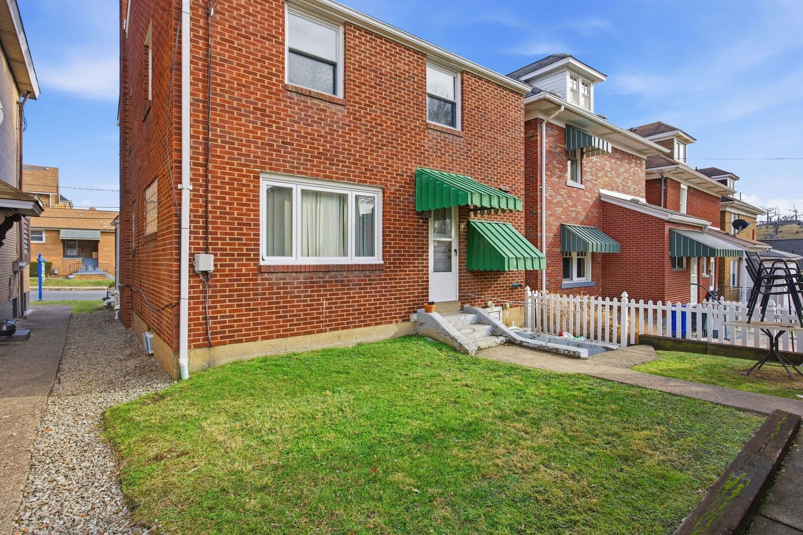 Munhall Apartment: 2106 West Street