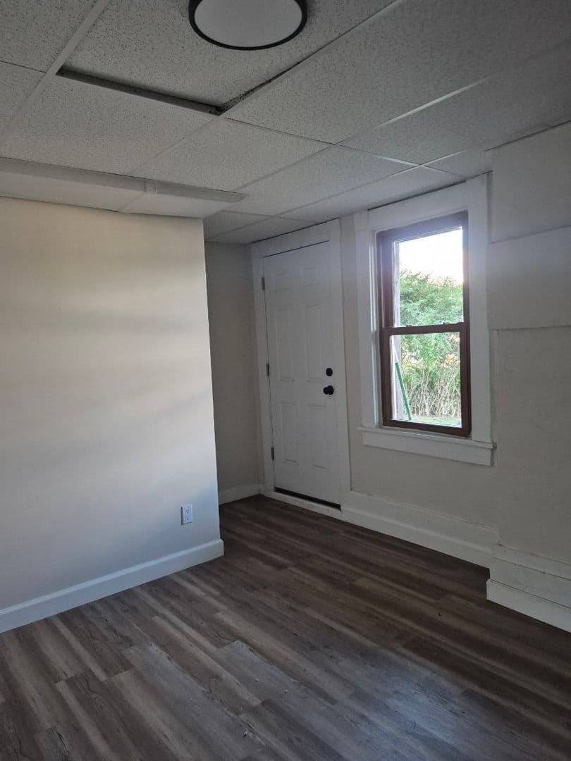 Tarentum House: 115 W 8th Avenue