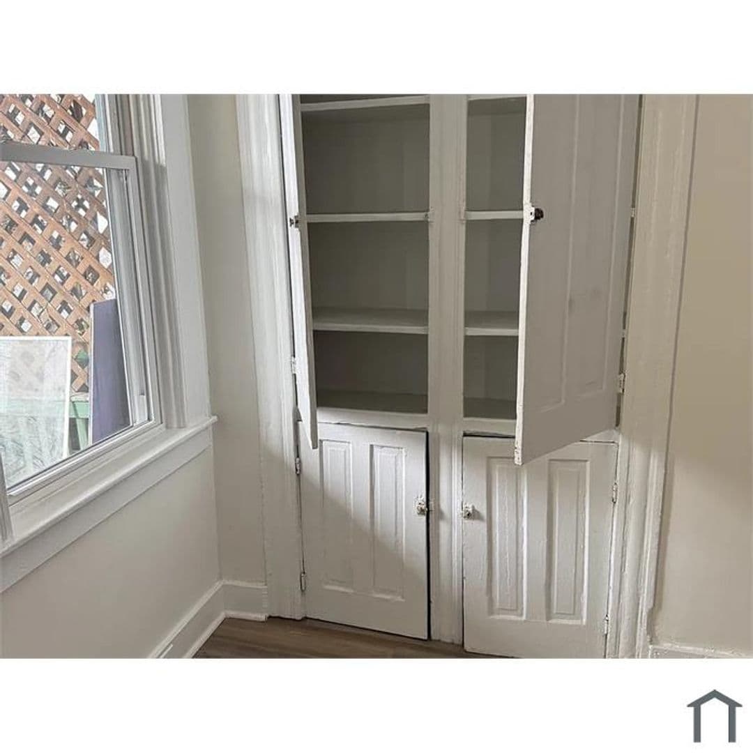 Glassport Apartment: 532 - 532 1/2 Vermont Ave