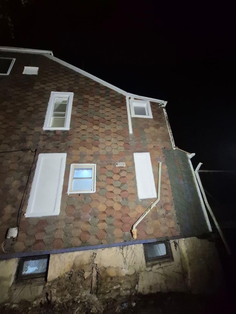 Pittsburgh House: 519 Kilbourne St