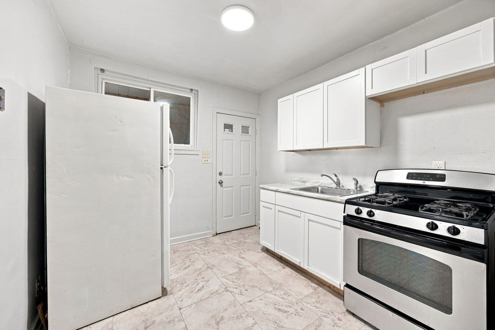 Mckeesport Apartment: 2937-2939 Freeland St