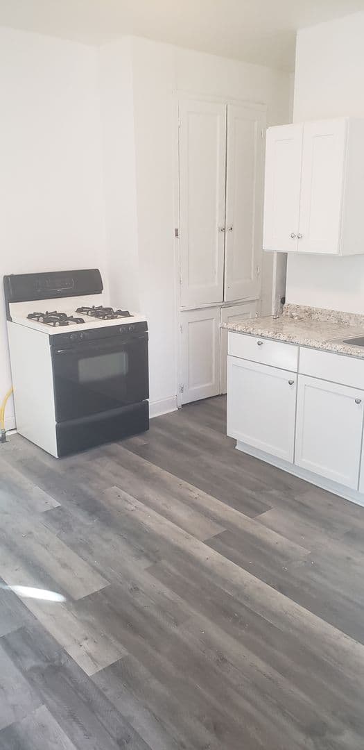 Braddock Apartment: 513 Stokes Avenue