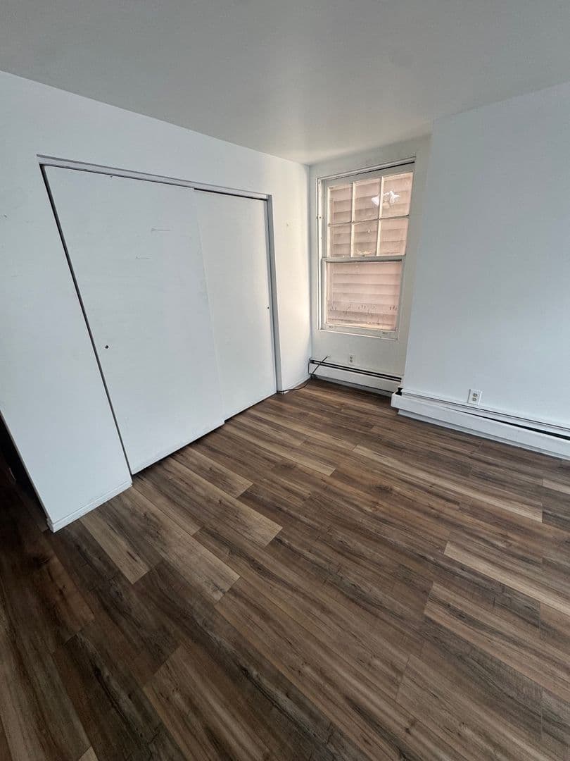 Pittsburgh Apartment: 640 College St.