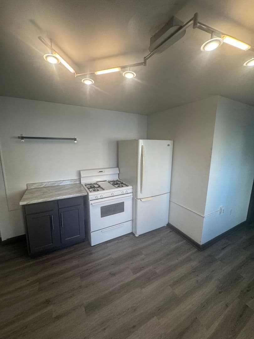 Pittsburgh Apartment: 910 Penn St.