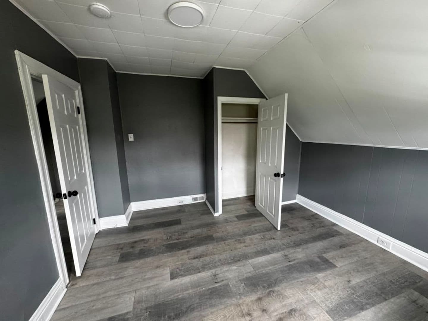 Munhall House: 1717 Martha Street