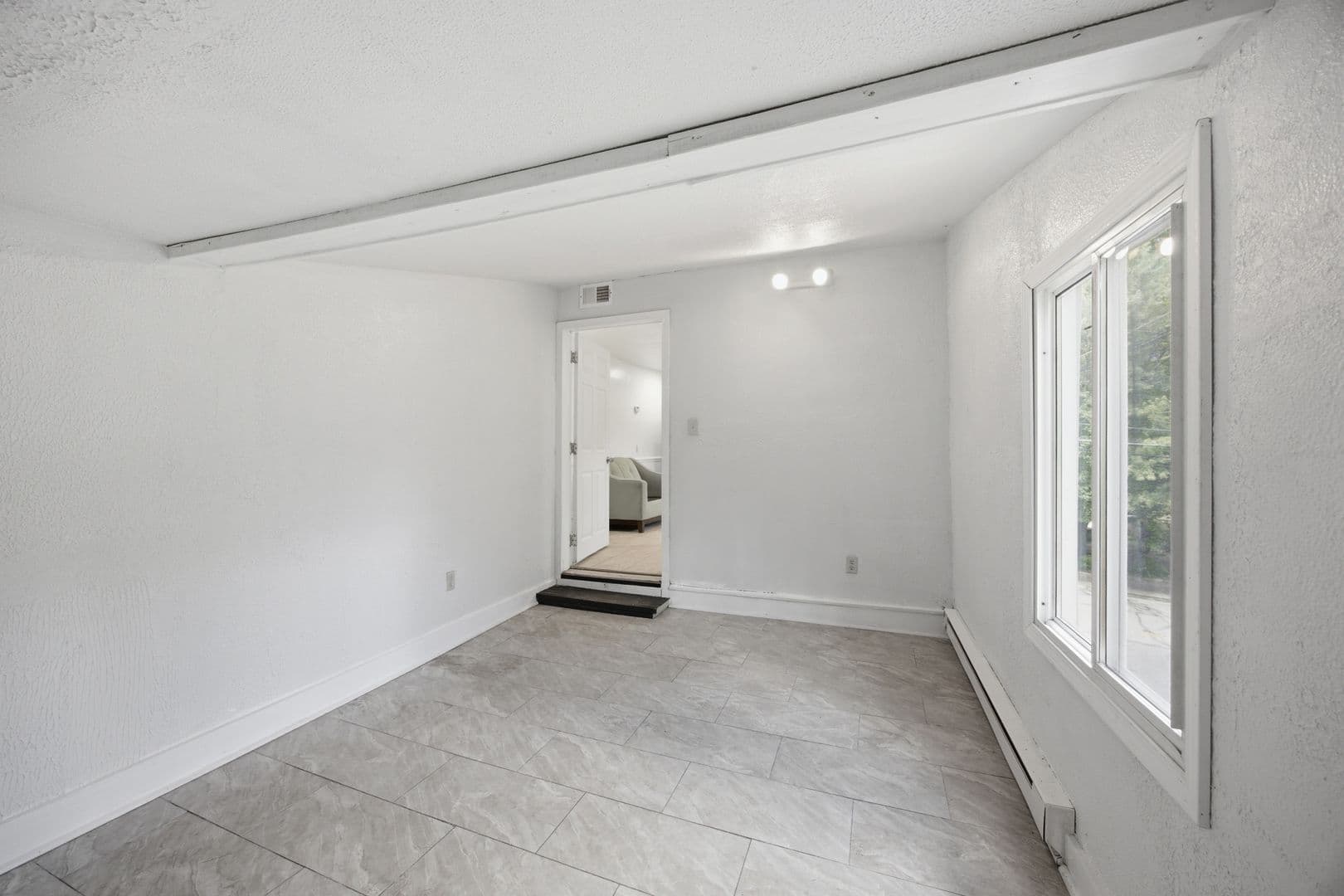 Pittsburgh Apartment: 2822 Salisbury Street