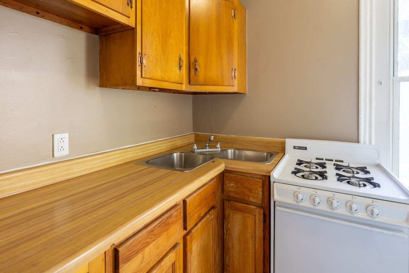 Pittsburgh Apartment: 991 Leon Road