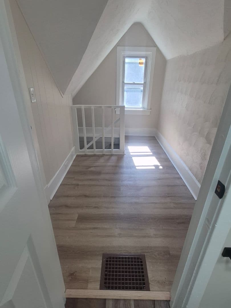 Pittsburgh Apartment: 1400 Hill Ave