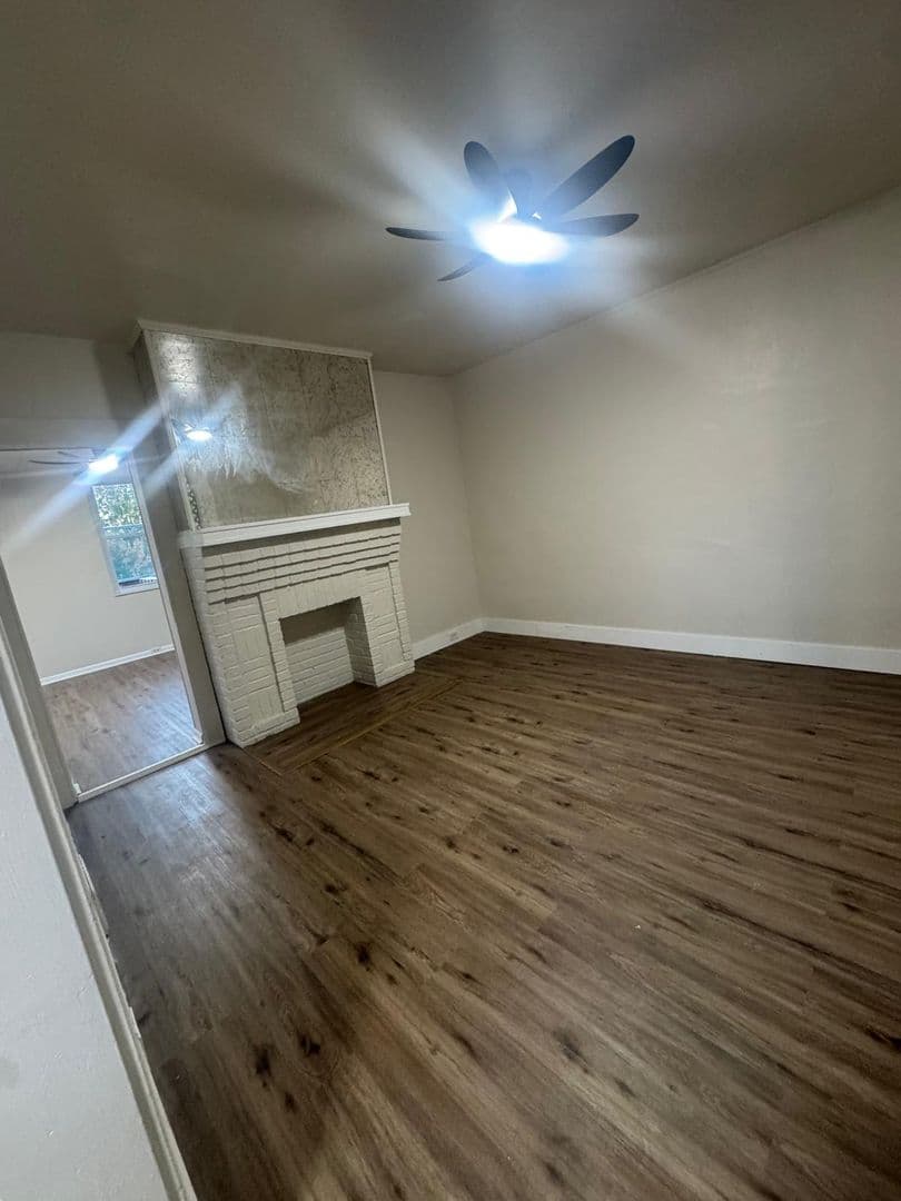McKees Rocks House: 835 Benwood Ave