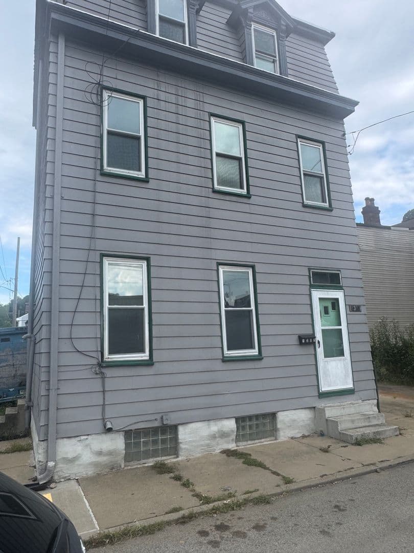 Pittsburgh House: 1302 Basin Street