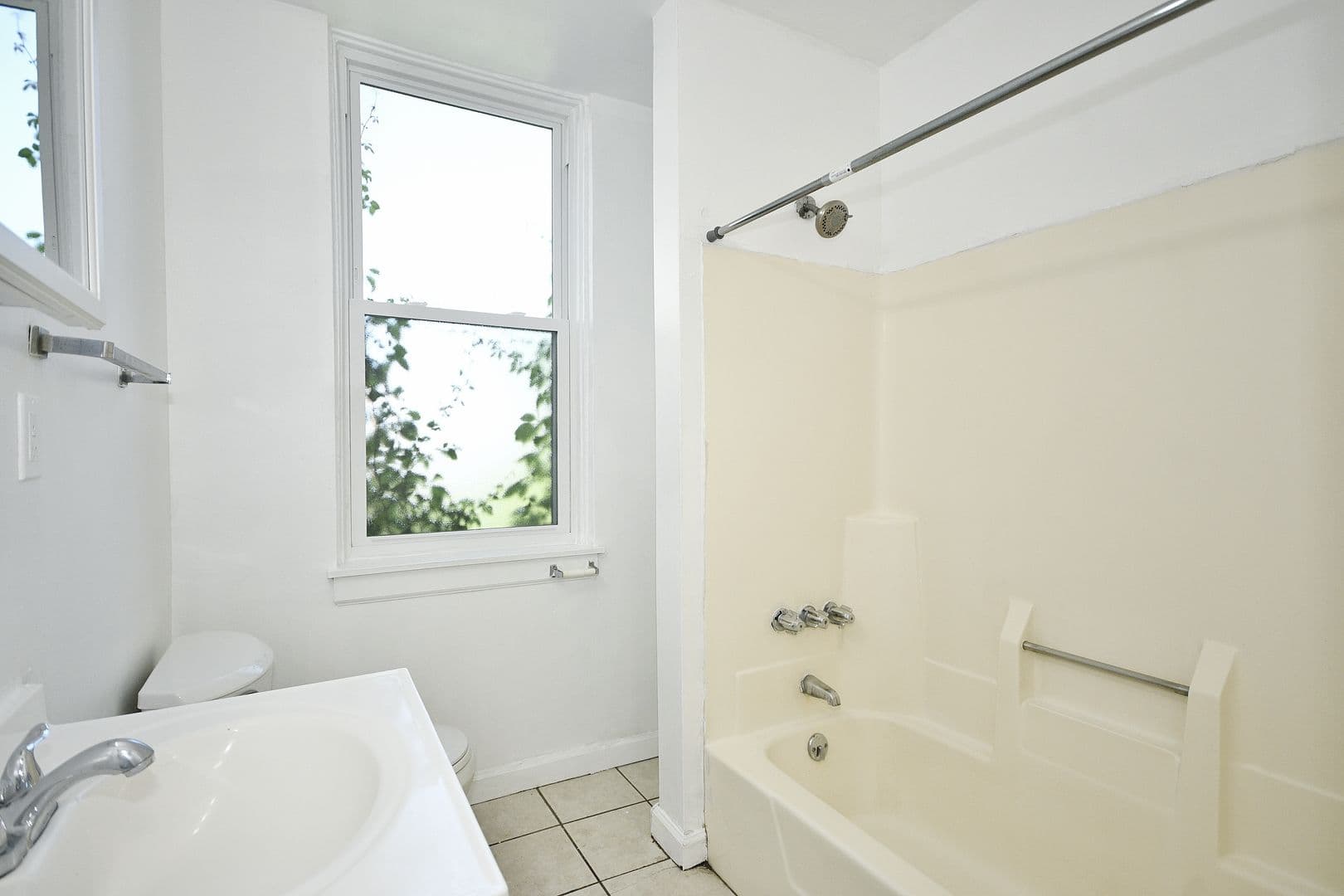 Pittsburgh Apartment: 805-807 Bayonne Ave
