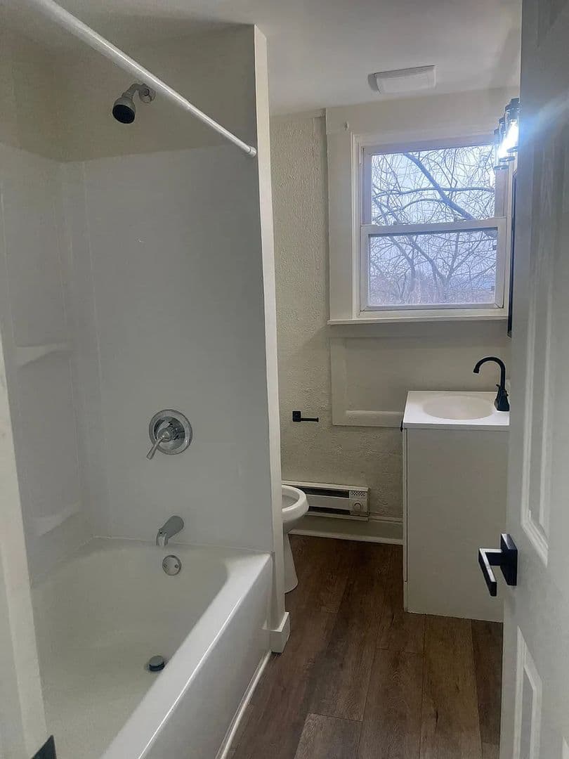 Pittsburgh House: 2917 Shadeland Ave