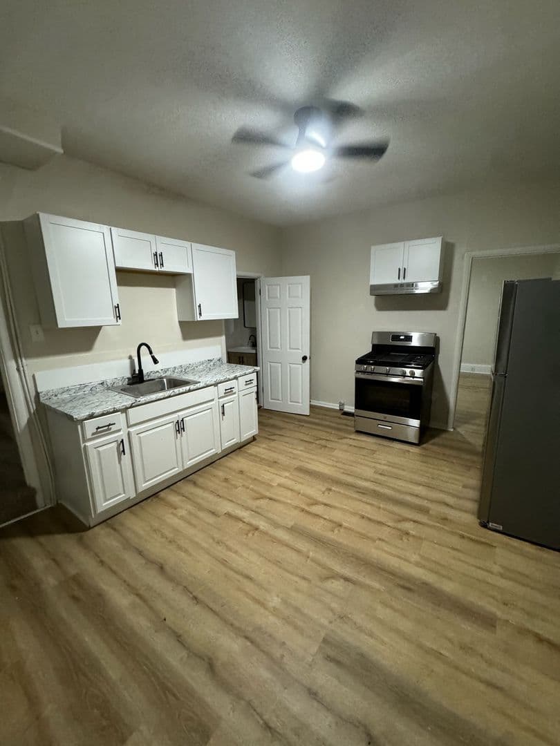 McKees Rocks House: 606 Federal St