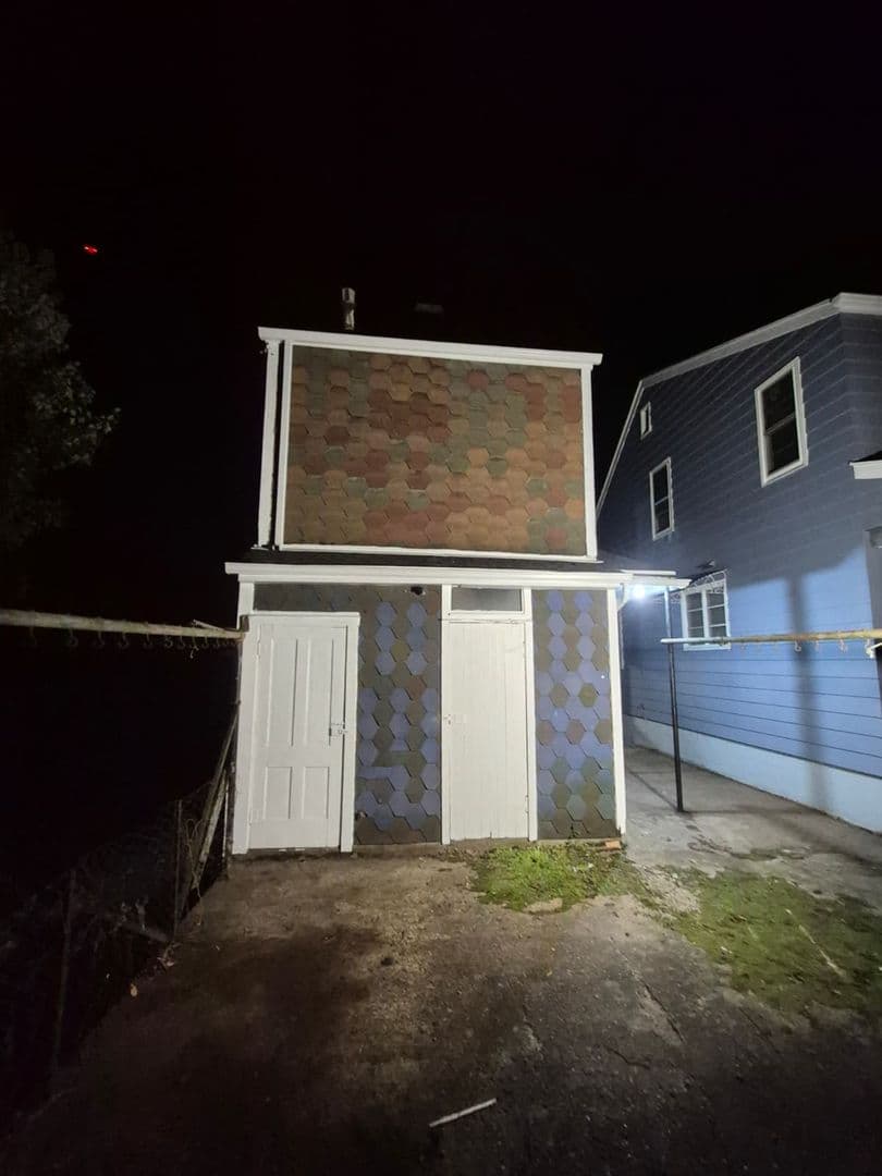 Pittsburgh House: 519 Kilbourne St