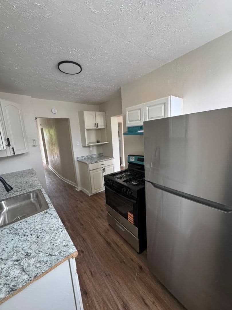McKees Rocks House: 1124 Race St