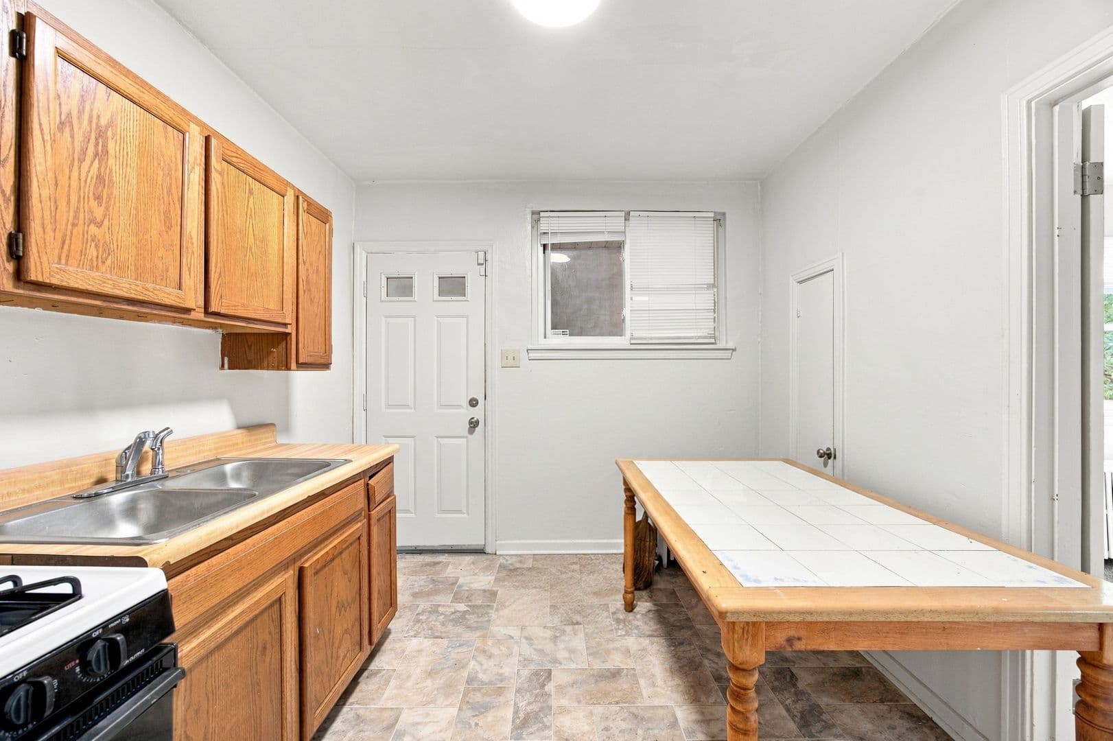 Mckeesport Apartment: 2937-2939 Freeland St