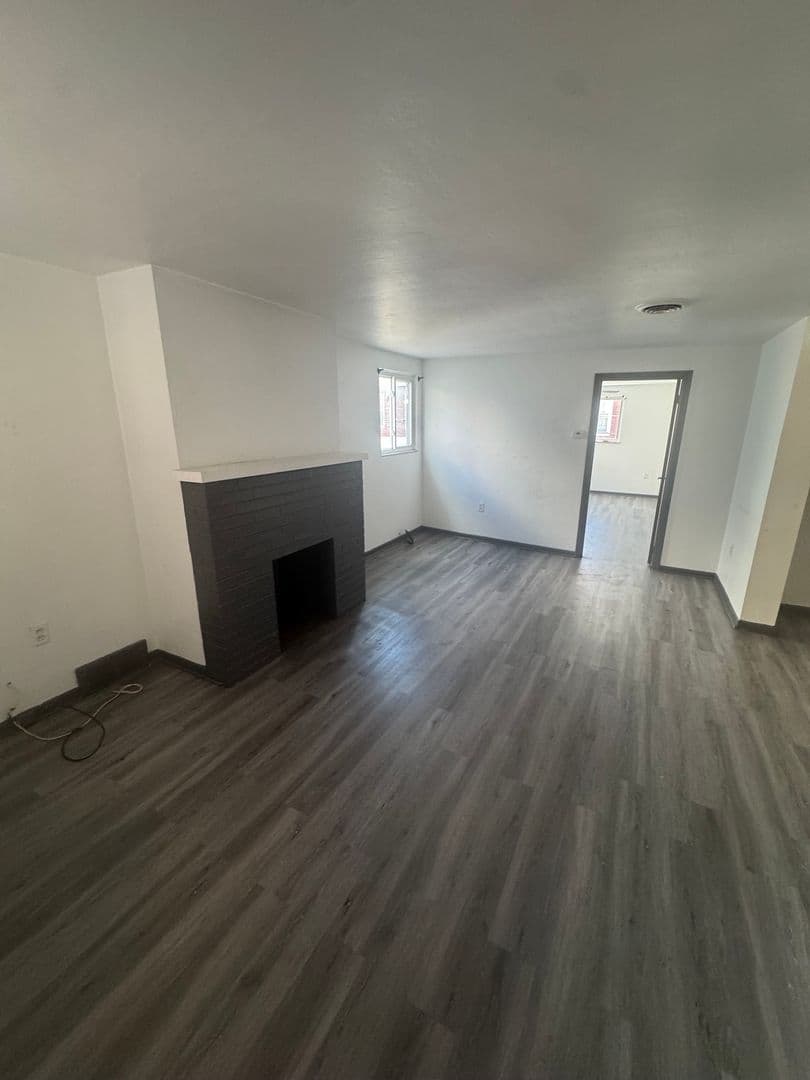 Pittsburgh Apartment: 910 Penn St.