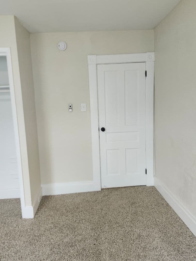McKees Rocks House: 109 Harlem Ave